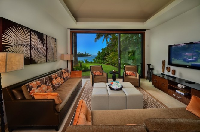 MauiKahanaլ